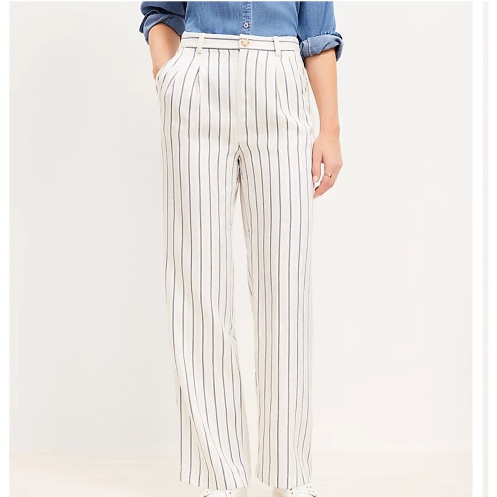 Loft Rayann Stripe Pleated Blue White Stripe Size 4 NWT‎ in packaging